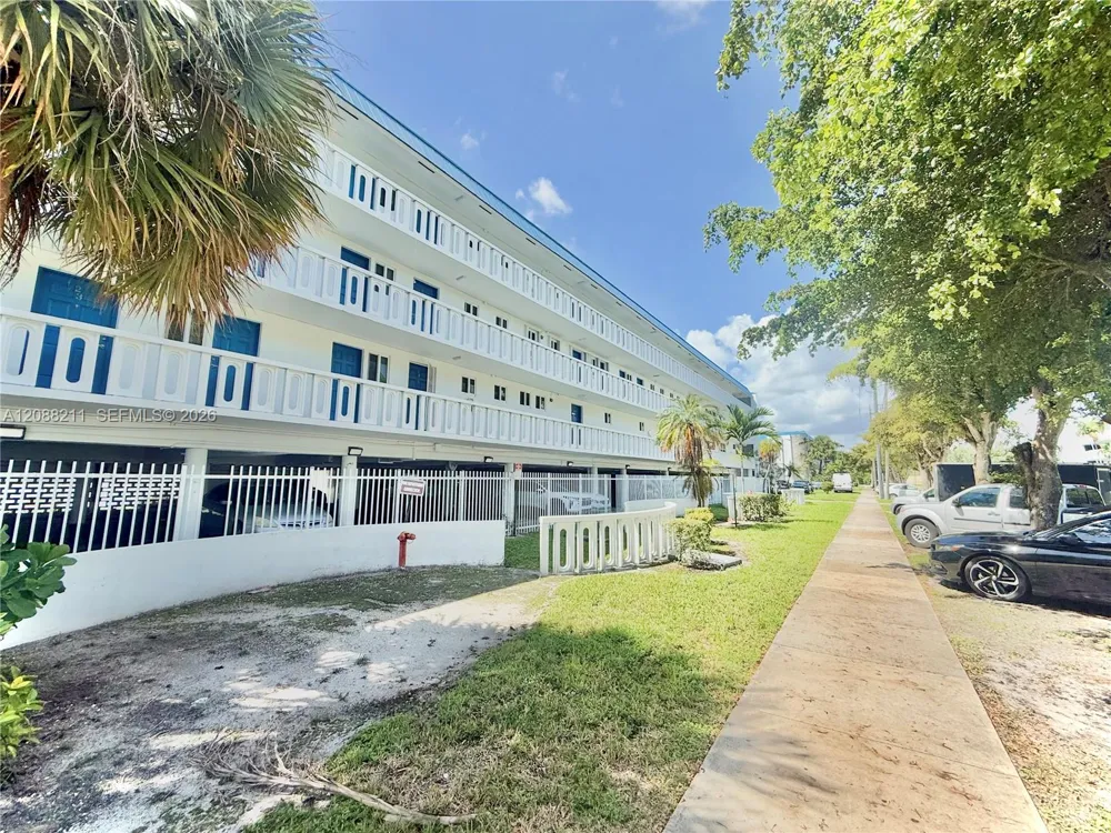 1150 NE 191st St #24 Miami, FL 33179