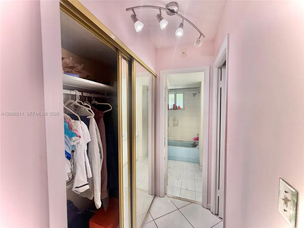 1150 NE 191st St #24 Miami, FL 33179