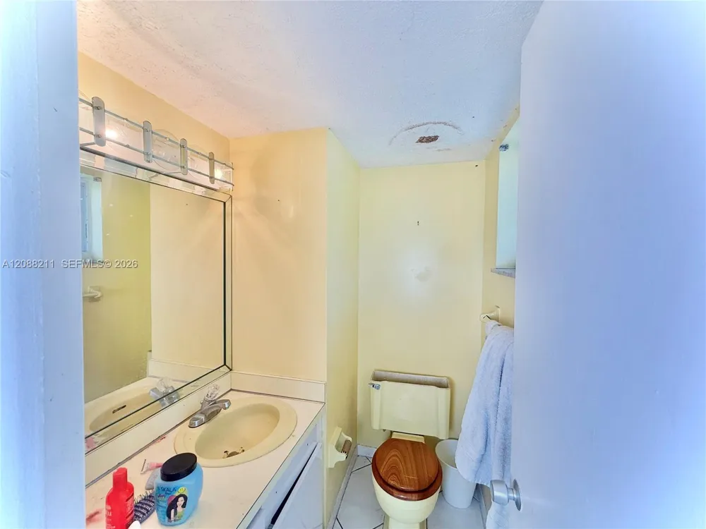 1150 NE 191st St #24 Miami, FL 33179