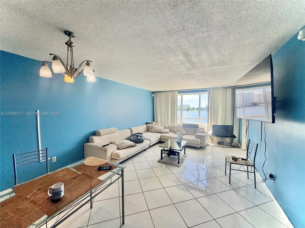 1150 NE 191st St #24 Miami, FL 33179