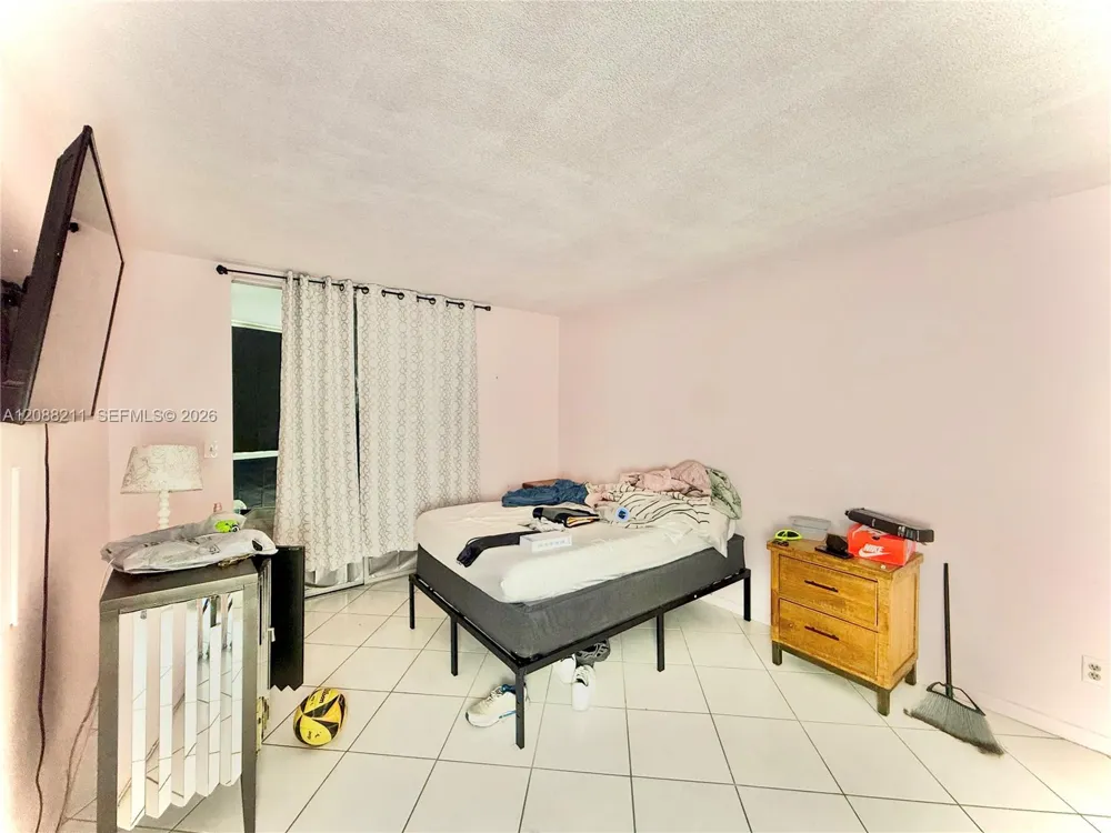 1150 NE 191st St #24 Miami, FL 33179
