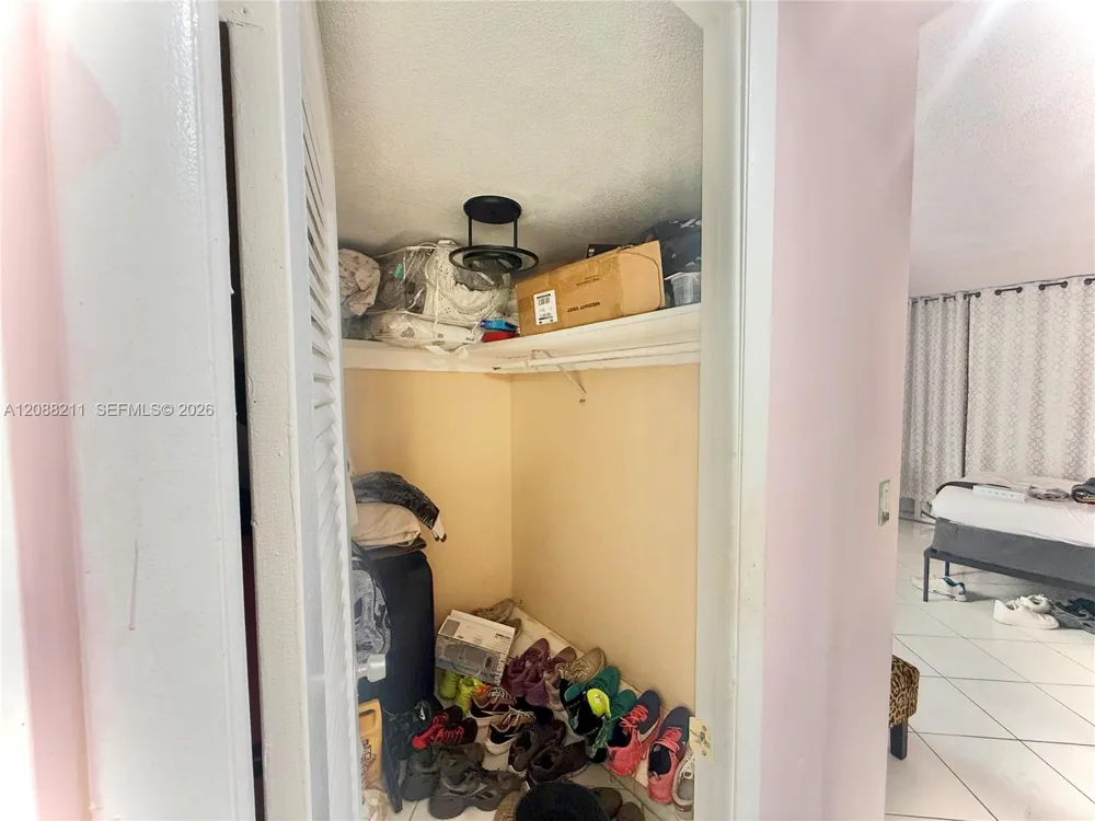 1150 NE 191st St #24 Miami, FL 33179