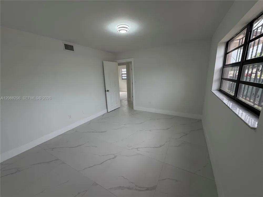 595 E 8th St #595 Hialeah, FL 33010
