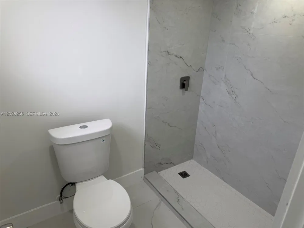 595 E 8th St #595 Hialeah, FL 33010