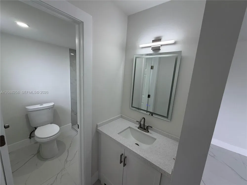 595 E 8th St #595 Hialeah, FL 33010