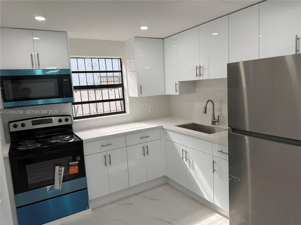 595 E 8th St #595 Hialeah, FL 33010