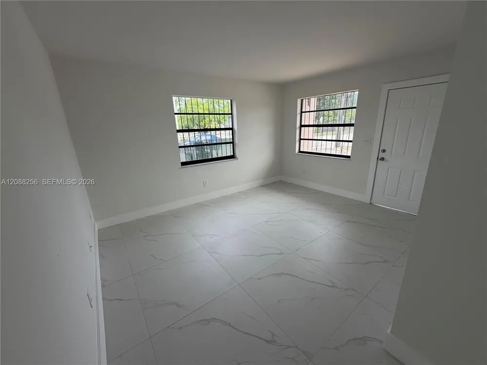 595 E 8th St #595 Hialeah, FL 33010