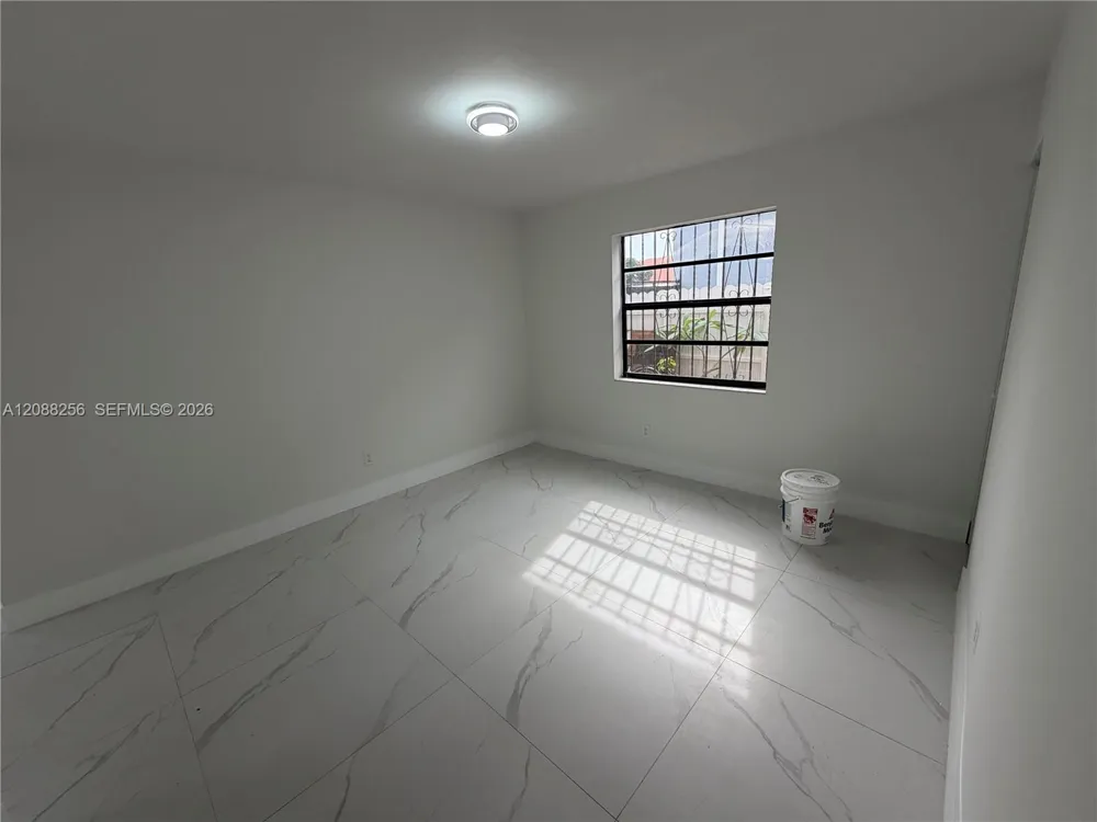 595 E 8th St #595 Hialeah, FL 33010