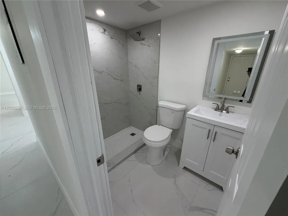595 E 8th St #595 Hialeah, FL 33010