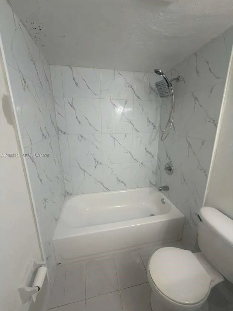4550 NW 9th St #606E Miami, FL 33126