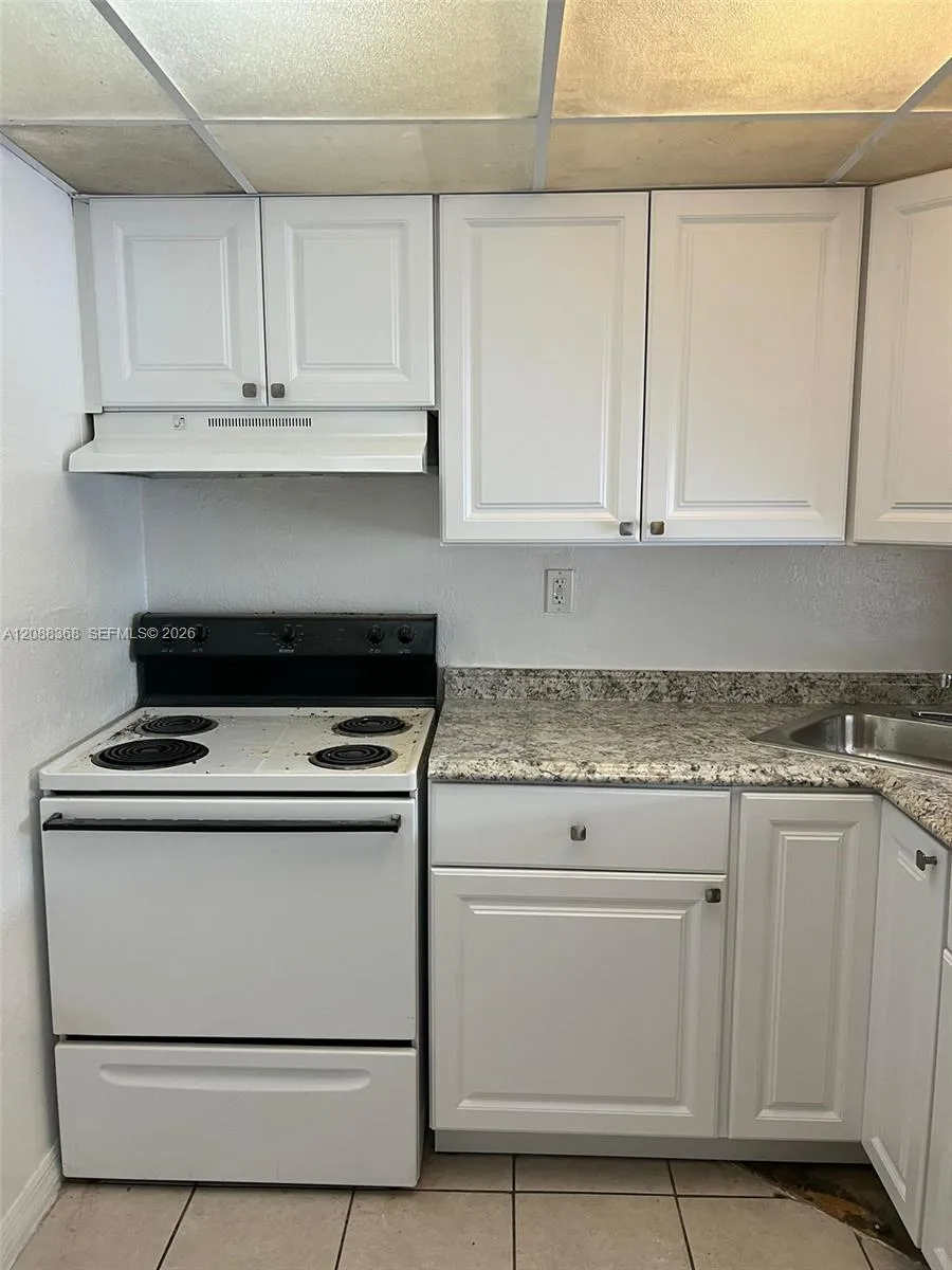 4550 NW 9th St #606E Miami, FL 33126