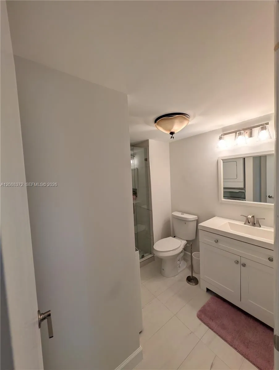 8460 Casa Del Lago #H Boca Raton, FL 33433