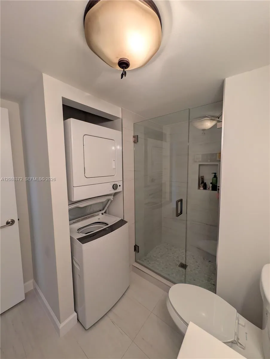 8460 Casa Del Lago #H Boca Raton, FL 33433