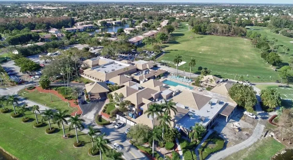 8460 Casa Del Lago #H Boca Raton, FL 33433