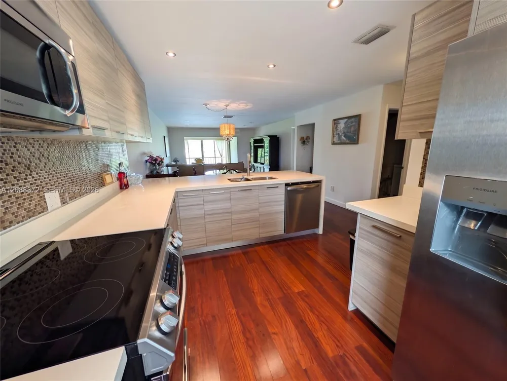 8460 Casa Del Lago #H Boca Raton, FL 33433