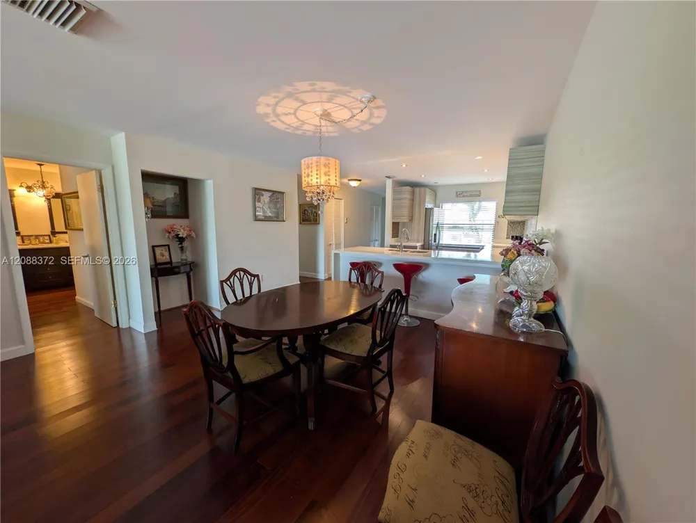 8460 Casa Del Lago #H Boca Raton, FL 33433
