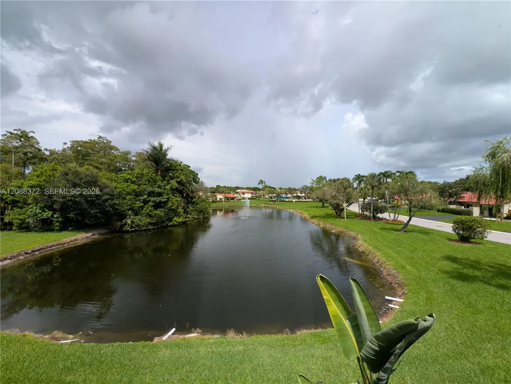 8460 Casa Del Lago #H Boca Raton, FL 33433