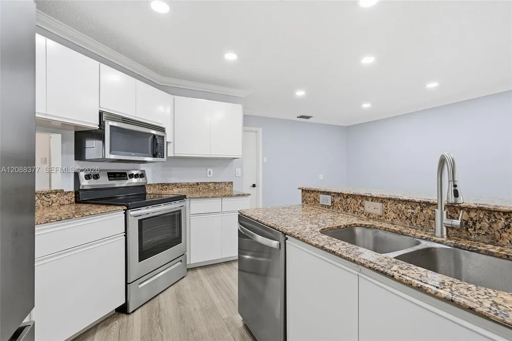 3724 NW 107th Ter Sunrise, FL 33351