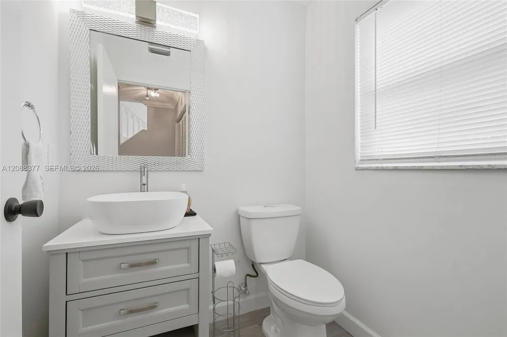 3724 NW 107th Ter Sunrise, FL 33351