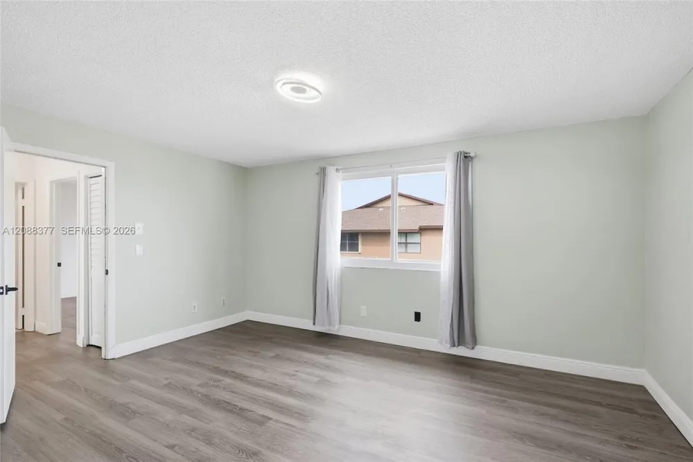 3724 NW 107th Ter Sunrise, FL 33351