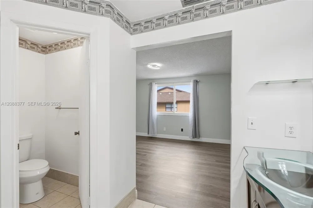 3724 NW 107th Ter Sunrise, FL 33351