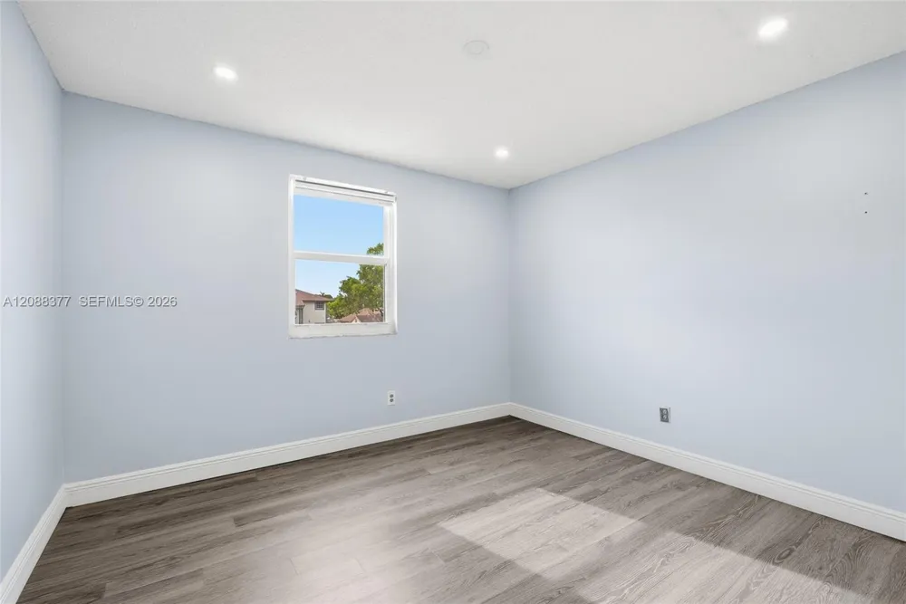 3724 NW 107th Ter Sunrise, FL 33351
