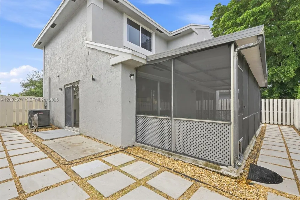3724 NW 107th Ter Sunrise, FL 33351