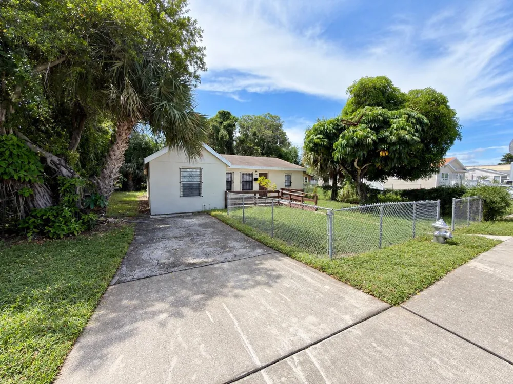 706 23RD STREET West Palm Beach, FL 33407