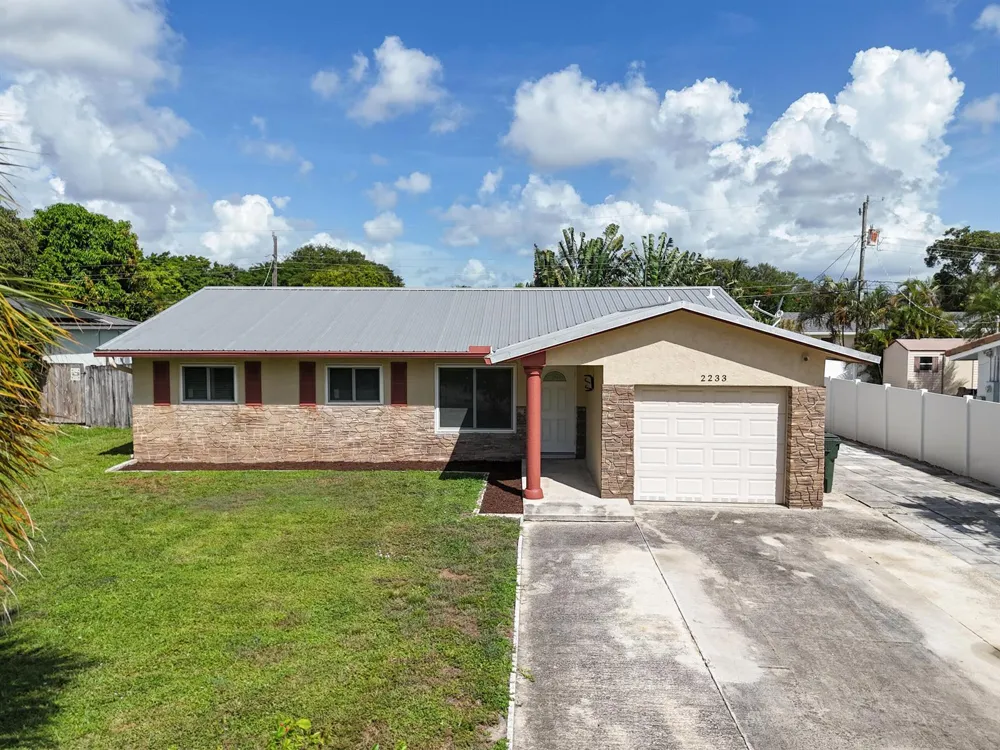 2233 NW 3RD AVENUE Boca Raton, FL 33431