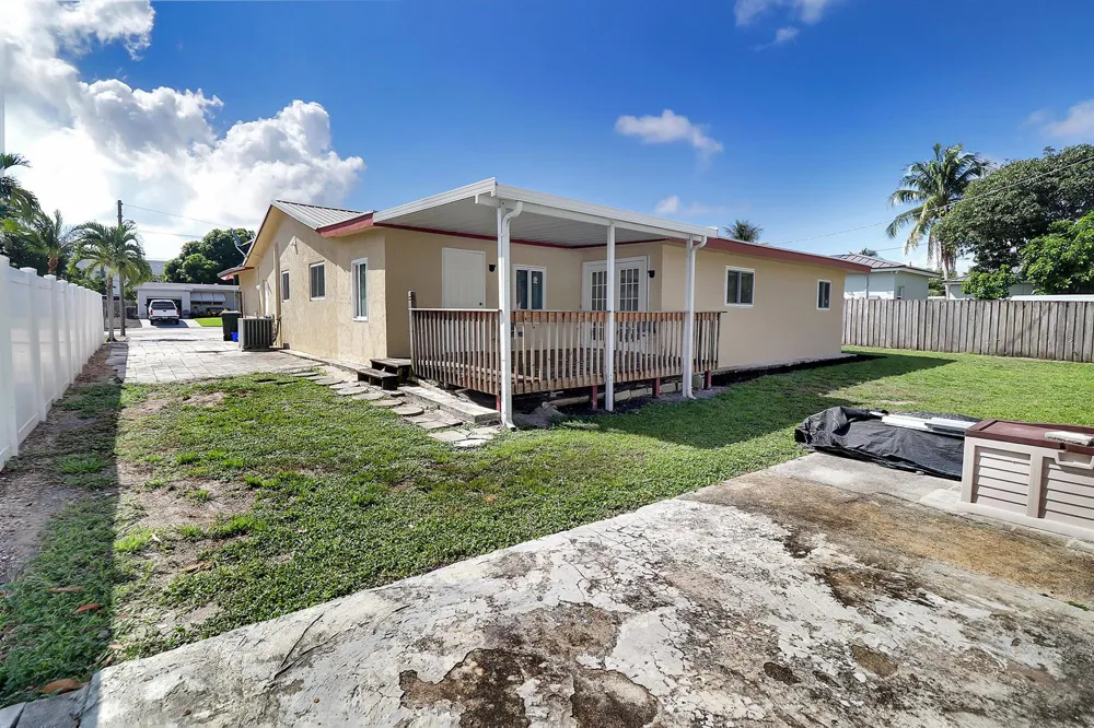2233 NW 3RD AVENUE Boca Raton, FL 33431