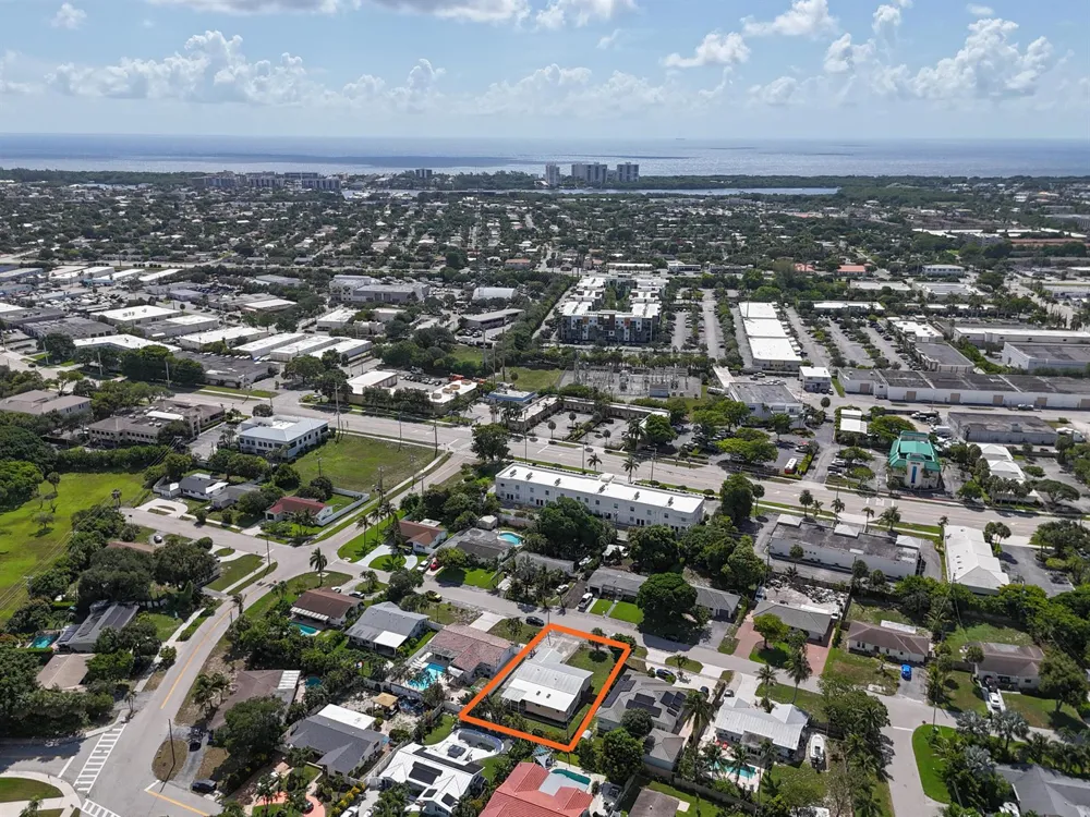 2233 NW 3RD AVENUE Boca Raton, FL 33431