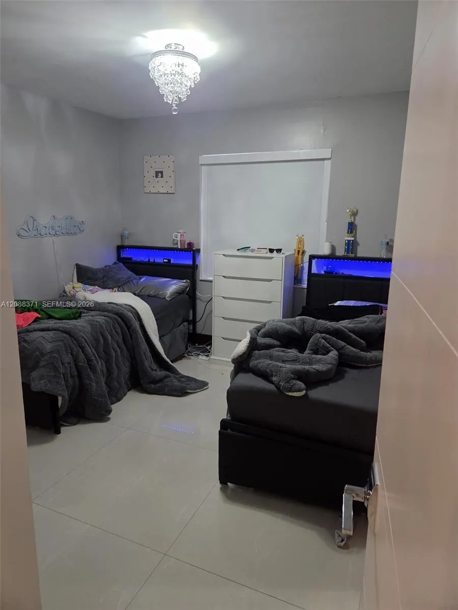 9085 NW 117th St Hialeah Gardens, FL 33018