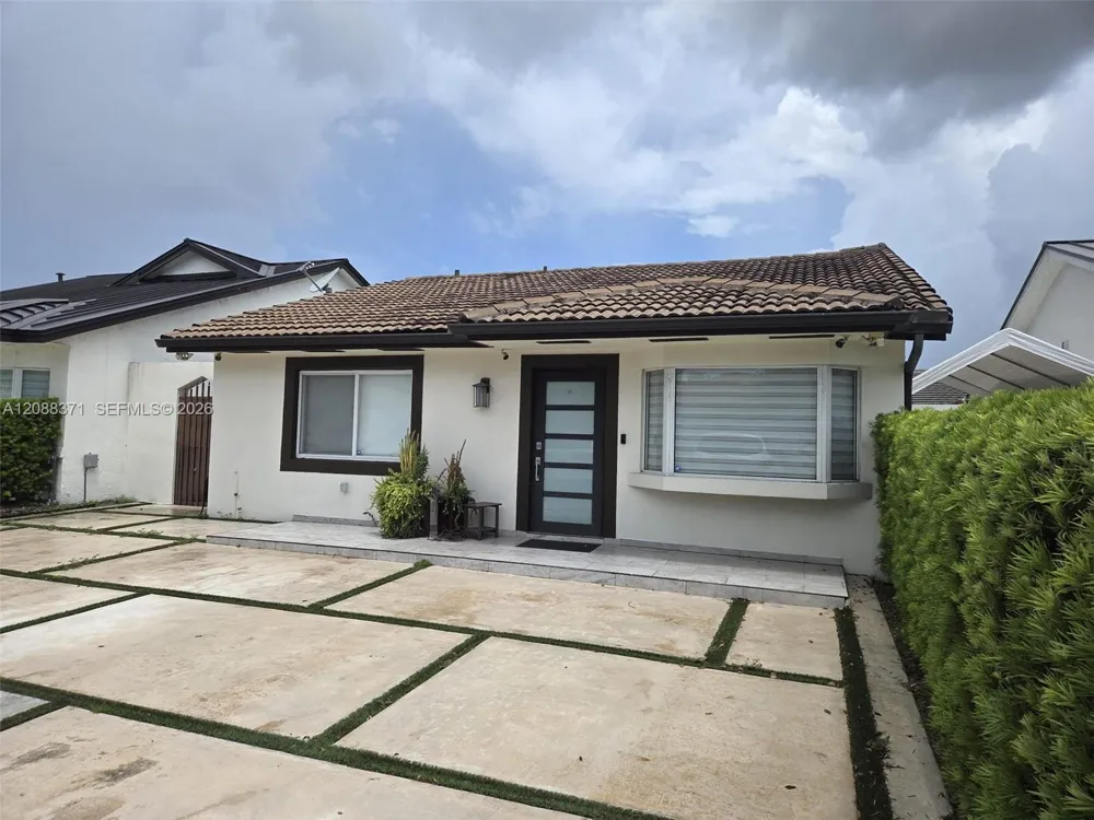 9085 NW 117th St Hialeah Gardens, FL 33018