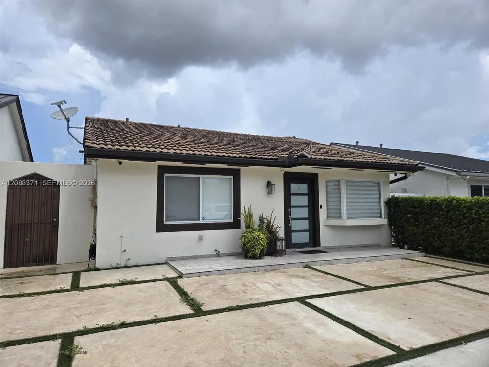 9085 NW 117th St Hialeah Gardens, FL 33018
