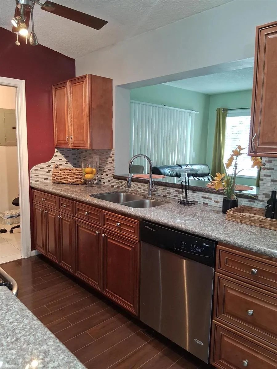 1341 SW 73RD AVENUE North Lauderdale, FL 33068