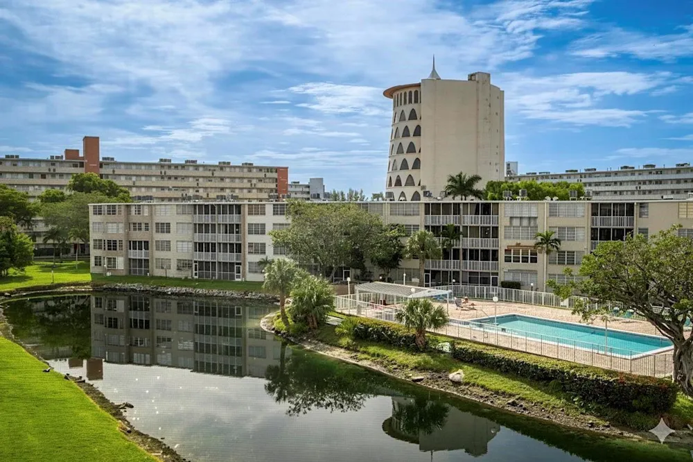 1690 NE 191st Street #405-1 North Miami Beach, FL 33179