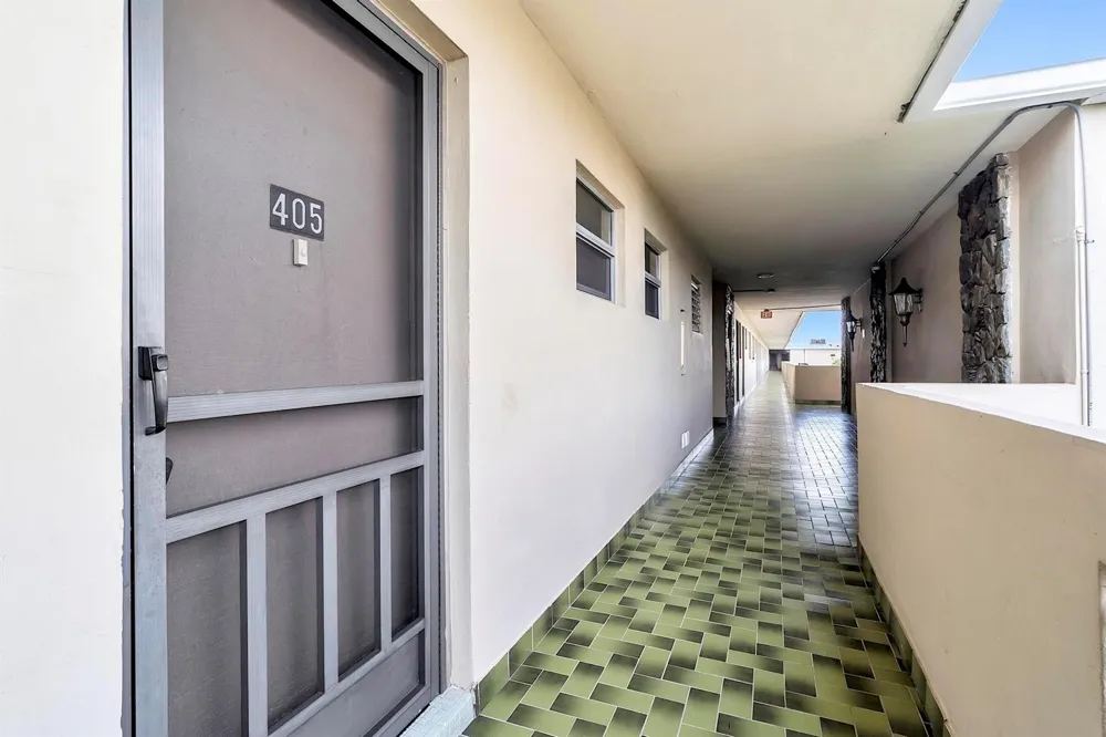 1690 NE 191st Street #405-1 North Miami Beach, FL 33179