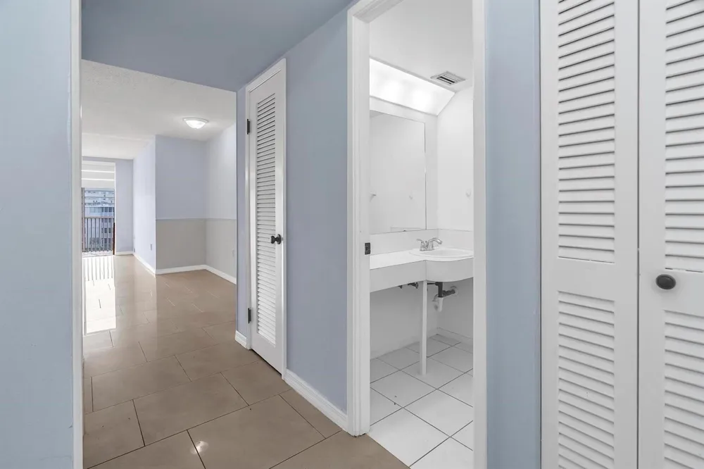 1690 NE 191st Street #405-1 North Miami Beach, FL 33179