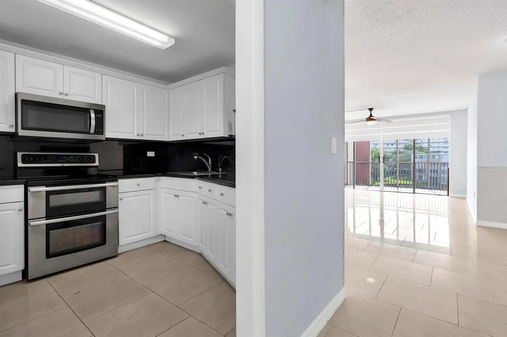 1690 NE 191st Street #405-1 North Miami Beach, FL 33179
