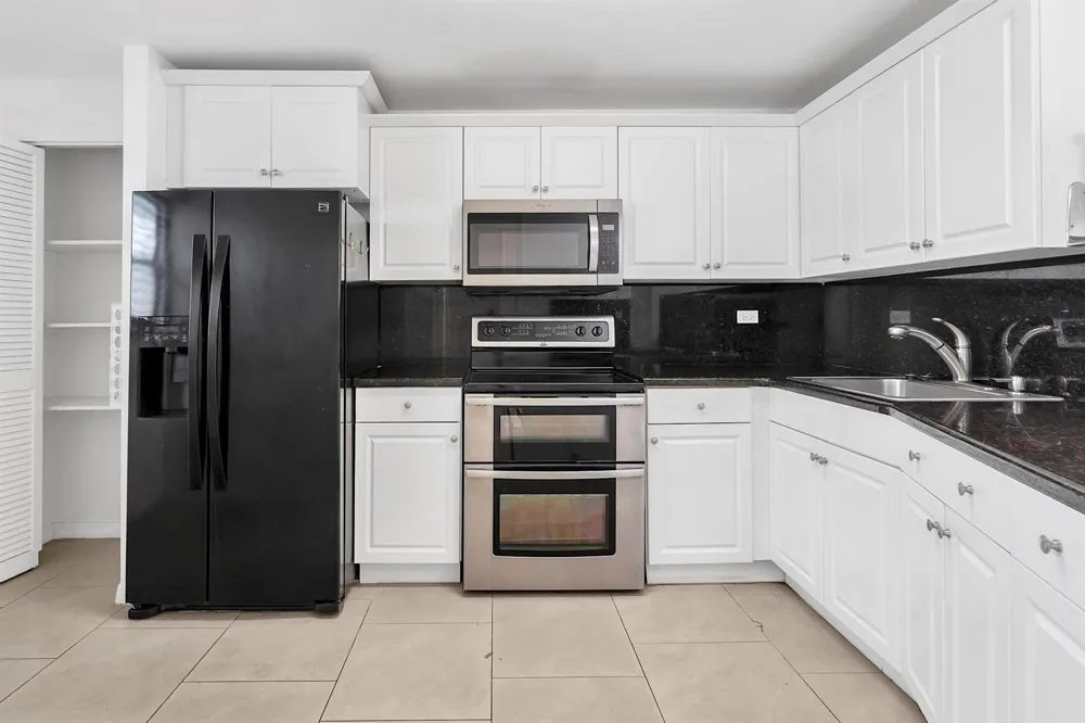 1690 NE 191st Street #405-1 North Miami Beach, FL 33179