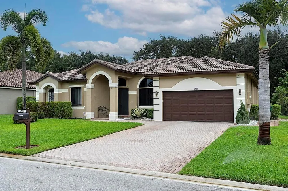 5734 NW 50th Drive Coral Springs, FL 33067