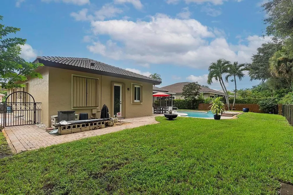 5734 NW 50th Drive Coral Springs, FL 33067