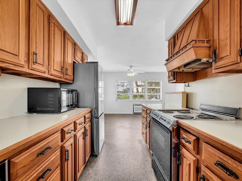 702 S RIVERSIDE DRIVE Pompano Beach, FL 33062