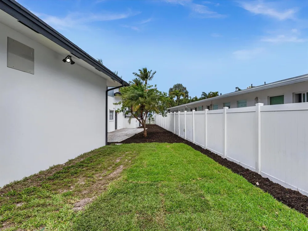 702 S RIVERSIDE DRIVE Pompano Beach, FL 33062