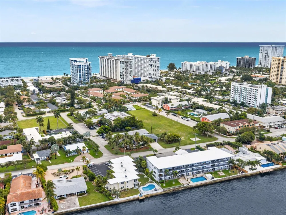 702 S RIVERSIDE DRIVE Pompano Beach, FL 33062