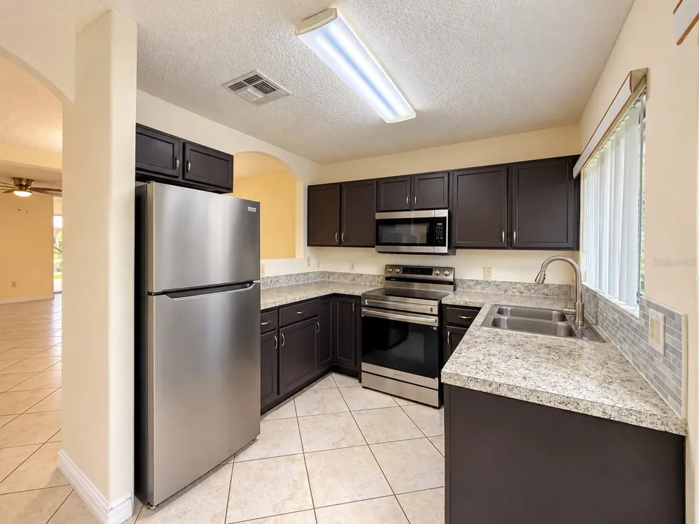 13439 FAIRWAY GLEN DR #103 Orlando, FL 32824