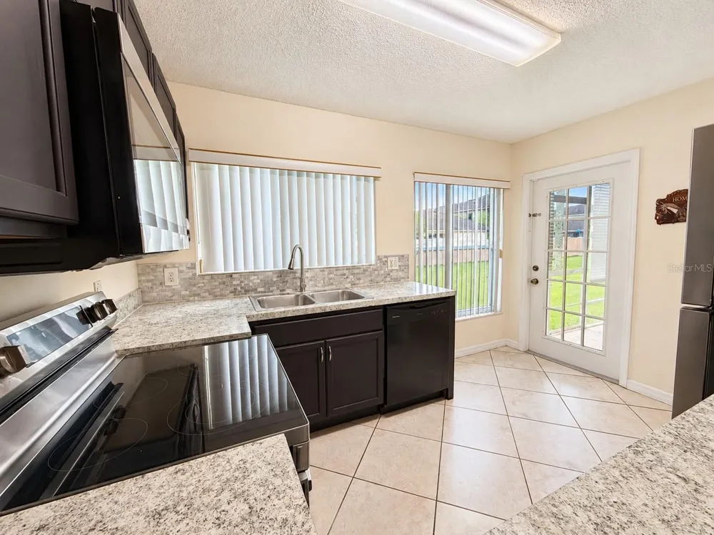 13439 FAIRWAY GLEN DR #103 Orlando, FL 32824