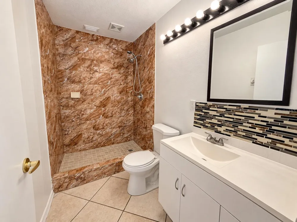 13439 FAIRWAY GLEN DR #103 Orlando, FL 32824