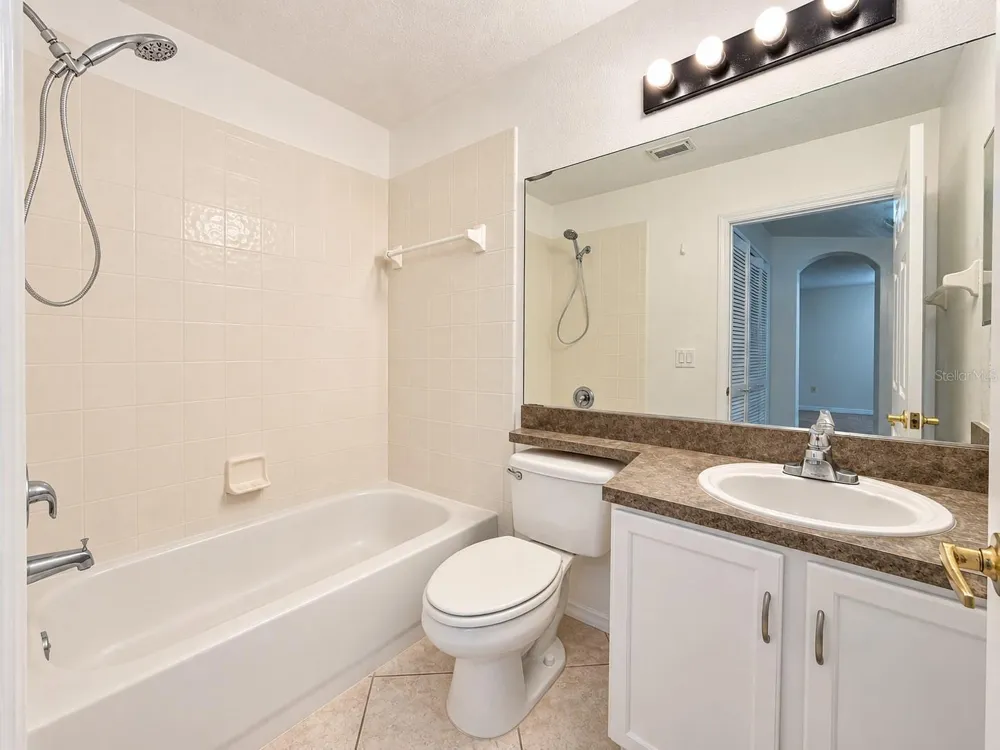 13439 FAIRWAY GLEN DR #103 Orlando, FL 32824