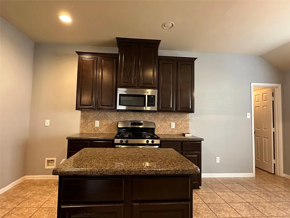 2610 Lexington Park Drive Spring, TX 77373
